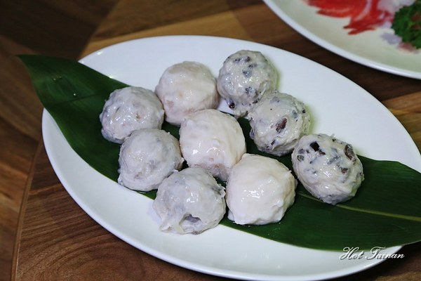 周記港食：【台南美食】港式火鍋開賣！燒臘商業午餐平日限定開賣，市政府週邊美食：周記港食