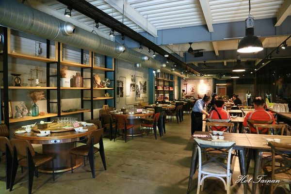 周記港食：【台南美食】港式火鍋開賣！燒臘商業午餐平日限定開賣，市政府週邊美食：周記港食