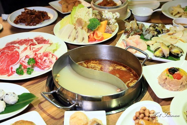 周記港食：【台南美食】港式火鍋開賣！燒臘商業午餐平日限定開賣，市政府週邊美食：周記港食