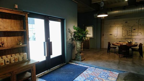 33727715_1891178907580456_9105144515047456768_n