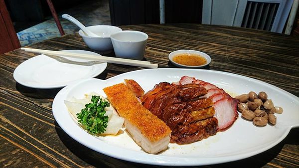 33898038_1891177464247267_242335433663447040_n