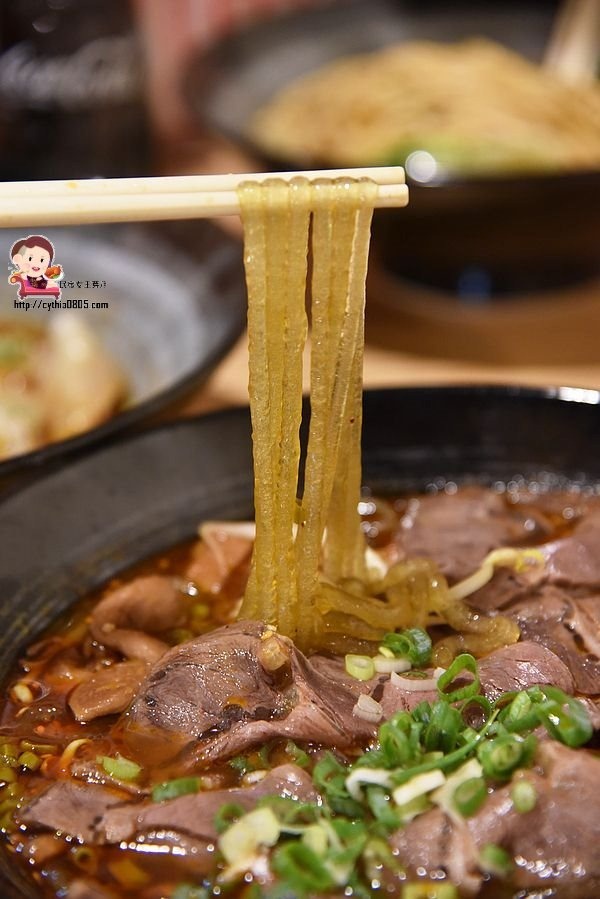 桃園中壢美食-哭鼻子酸辣粉-多口味客製化的酸辣粉,下午不打烊好貼心 @民宿女王芽月-美食.旅遊.全台趴趴走