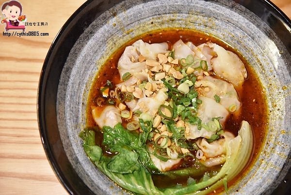 桃園中壢美食-哭鼻子酸辣粉-多口味客製化的酸辣粉,下午不打烊好貼心 @民宿女王芽月-美食.旅遊.全台趴趴走