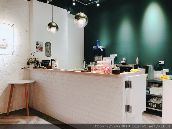 圓圓家愛吃貨-《台北中山》網美瘋IG打卡聖地，酸甜草莓好滋味，初戀好味道