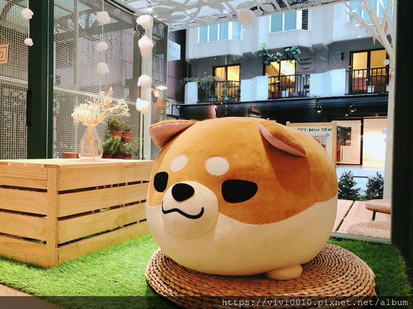 圓圓家愛吃貨-《台北中山》網美瘋IG打卡聖地，酸甜草莓好滋味，初戀好味道