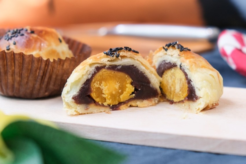 Bake Code, 烘培密碼, 蛋黃酥, 中秋月餅禮盒, 中秋節月餅, 芋泥流沙酥, 紅豆蛋黃酥
