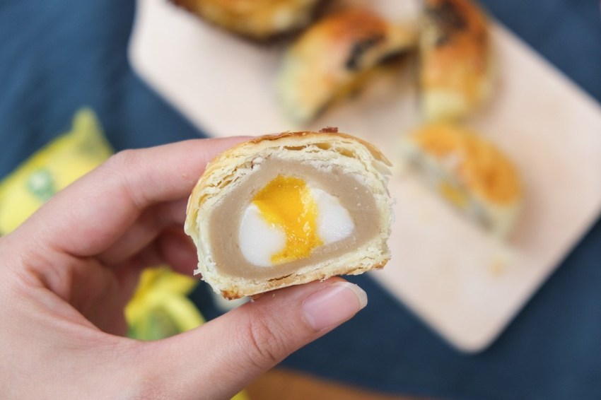 Bake Code, 烘培密碼蛋黃酥, 中秋月餅禮盒, 中秋節月餅, 芋泥流沙酥, 紅豆蛋黃酥