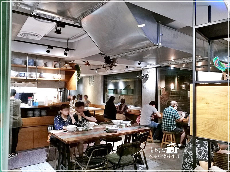 新店排隊牛肉麵 功夫豬私廚好麵