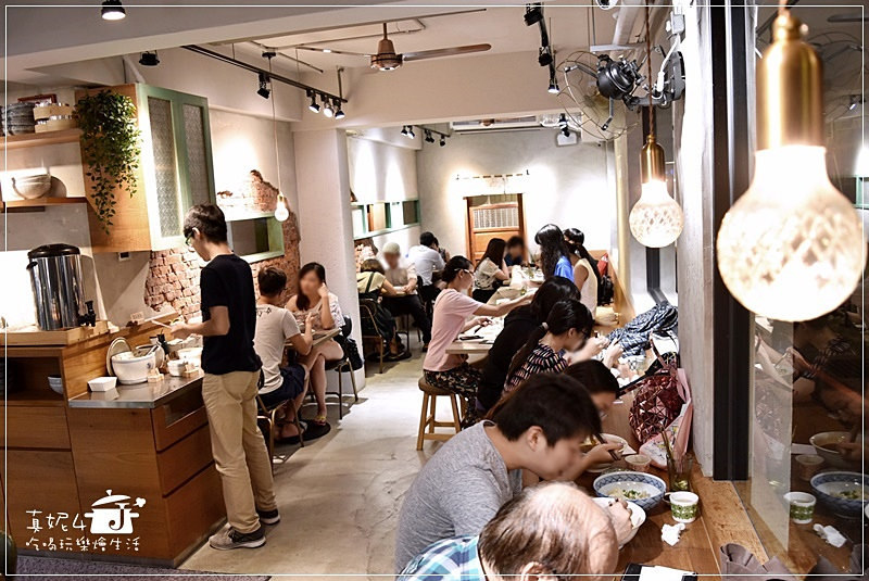 新店排隊牛肉麵 功夫豬私廚好麵