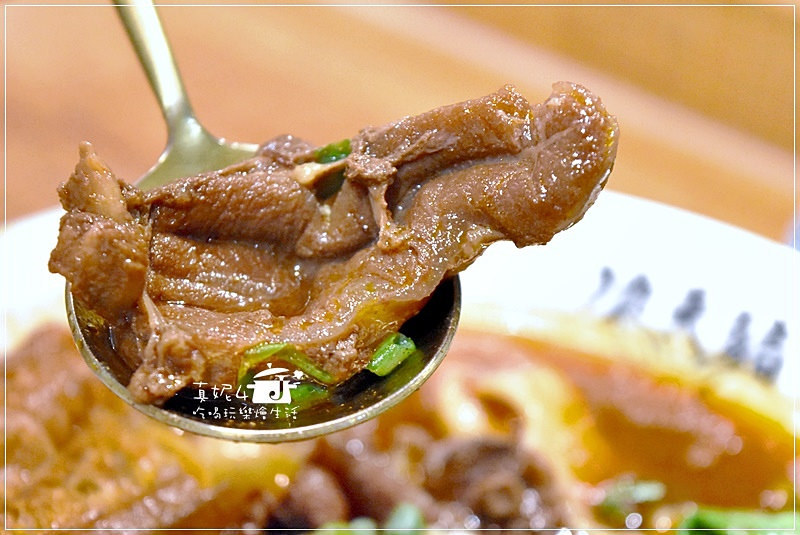 新店排隊牛肉麵 功夫豬私廚好麵