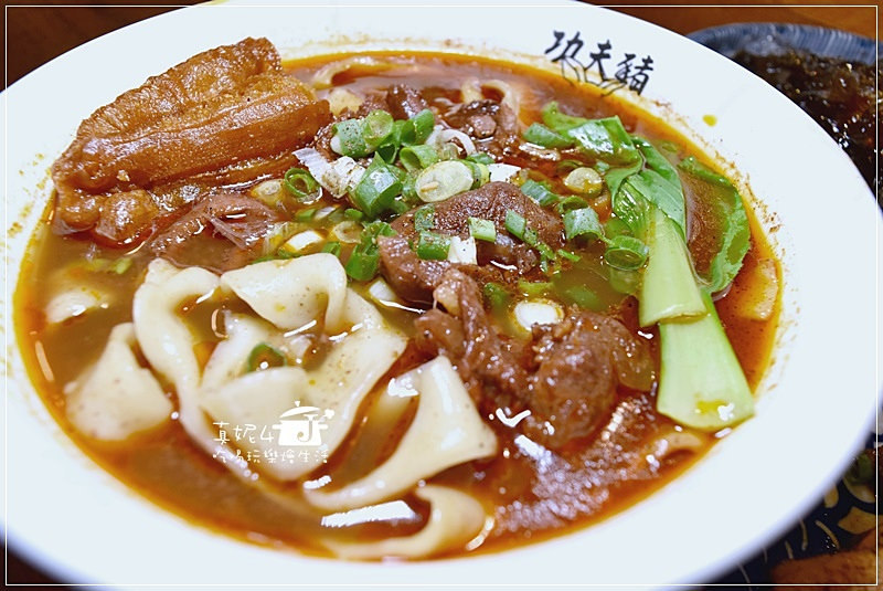 新店排隊牛肉麵 功夫豬私廚好麵