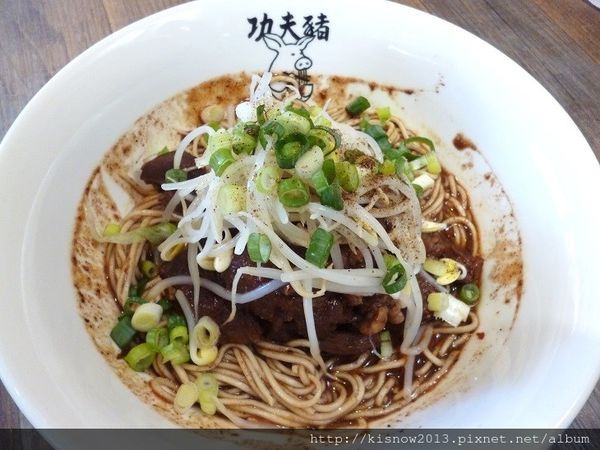 功夫豬私廚好麵：湯頭濃郁,牛肉大塊,令人懷念的滋味-『愛評體驗券』、『功夫豬私廚好麵』体驗心得
