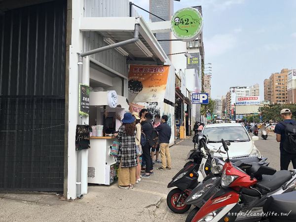 942台灣好茶-公益店：台中美食│942台灣好茶-公益店〃來自霧峰的超人氣黑糖珍珠鮮奶，就在勤美綠園道旁～