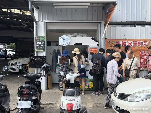942台灣好茶-公益店：台中美食│942台灣好茶-公益店〃來自霧峰的超人氣黑糖珍珠鮮奶，就在勤美綠園道旁～