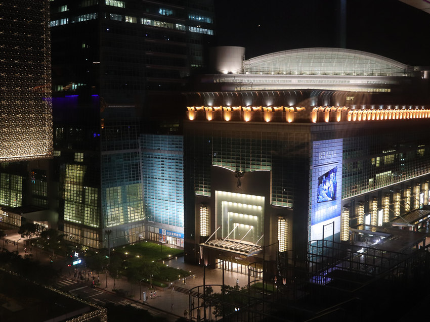 信義區百萬夜景，花酒蔵海鮮吧-台北最時尚海鮮餐廳！ - Lexies Blog，寫食派