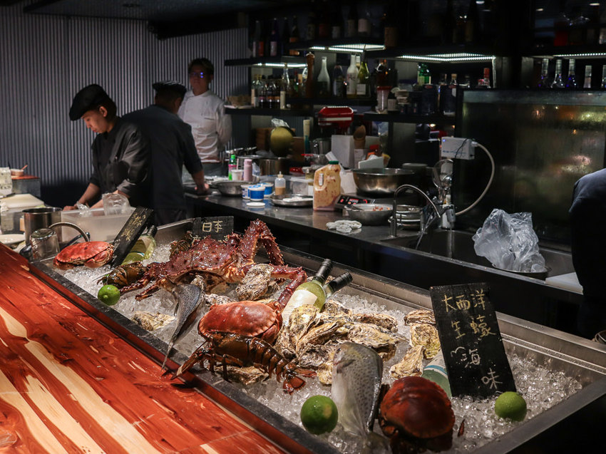 信義區百萬夜景，花酒蔵海鮮吧-台北最時尚海鮮餐廳！ - Lexies Blog，寫食派