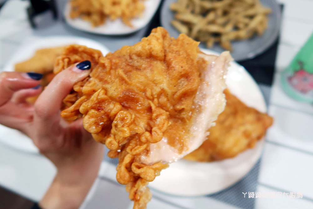 新竹城隍廟新開幕超厚雞排，自由先生美式揚物，這家炸物賣的最特別！