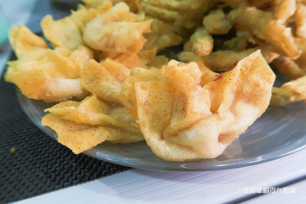 新竹城隍廟新開幕超厚雞排，自由先生美式揚物，這家炸物賣的最特別！