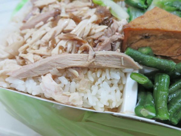 【蘆洲美食】青豐園臺灣火雞肉飯-大塊肉絲的雞肉飯