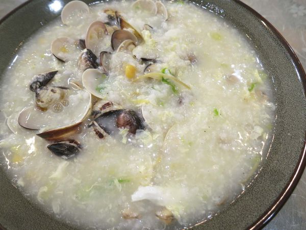 【新竹美食】小師父廣東粥-滿滿都是蛤蜊的蛤蜊粥