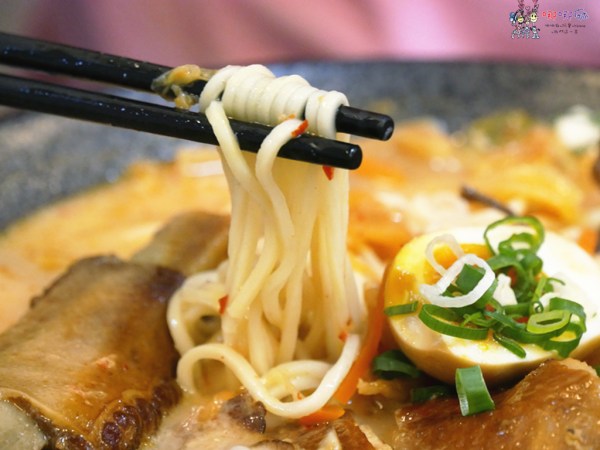 揹潶鍋拉麵,桃園美食,林口美食,拉麵,大份量,台北美食,林口A8站