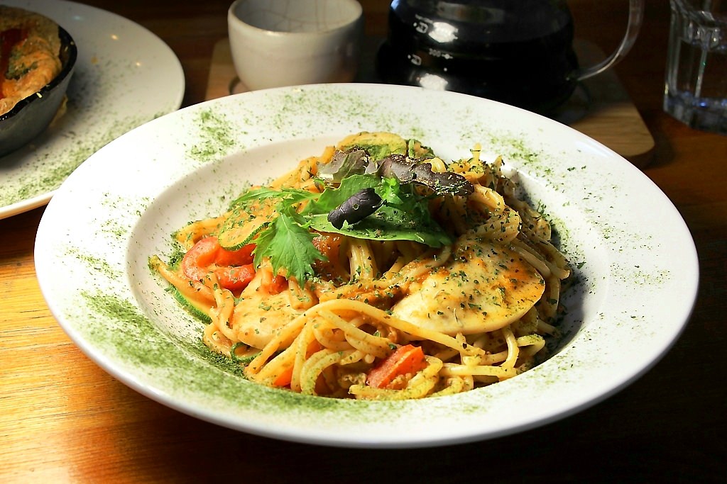 台中西屯，麥意斯咖啡蔬食，來一點不一樣的異國餐點吧。 - 微笑Joe幸運