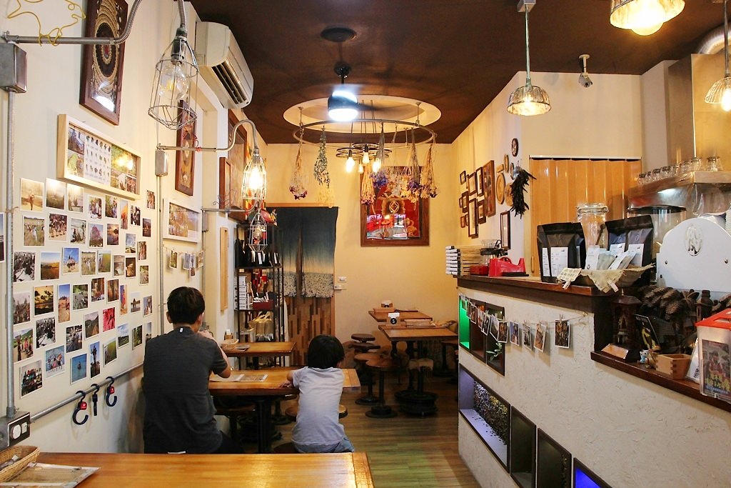 台中西屯，麥意斯咖啡蔬食，來一點不一樣的異國餐點吧。 - 微笑Joe幸運