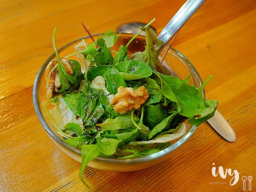 麥意斯咖啡蔬食|台中西屯充滿異國風采的素食咖啡餐廳,嚴選新鮮食材和自家烘培咖啡,餐點口感豐富,咖啡香甜滑順很值得一試!