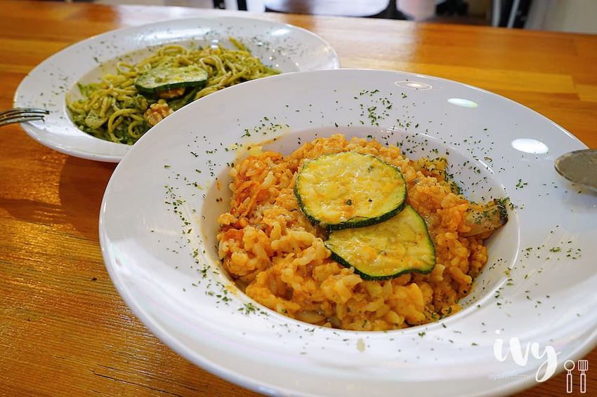 麥意斯咖啡蔬食|台中西屯充滿異國風采的素食咖啡餐廳,嚴選新鮮食材和自家烘培咖啡,餐點口感豐富,咖啡香甜滑順很值得一試!