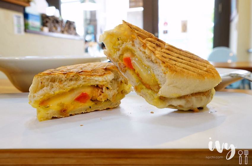 麥意斯咖啡蔬食|台中西屯充滿異國風采的素食咖啡餐廳,嚴選新鮮食材和自家烘培咖啡,餐點口感豐富,咖啡香甜滑順很值得一試!