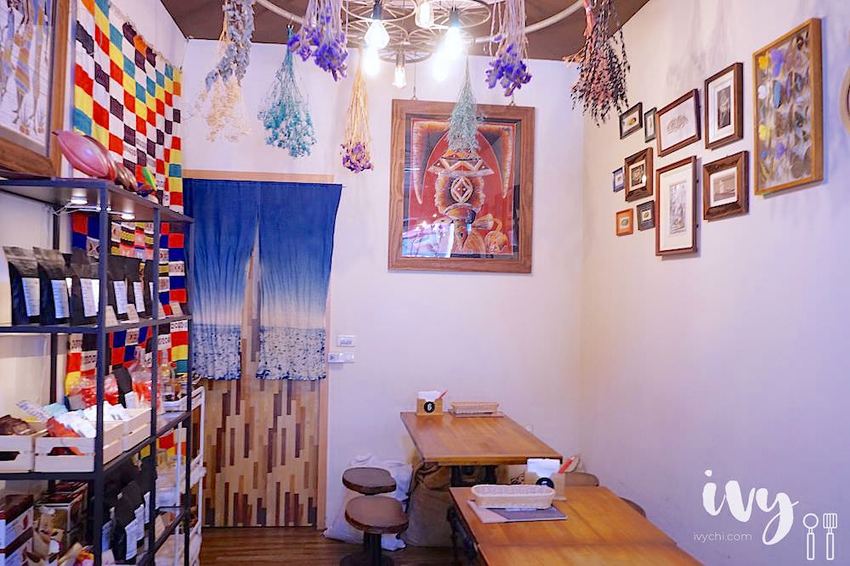 麥意斯咖啡蔬食|台中西屯充滿異國風采的素食咖啡餐廳,嚴選新鮮食材和自家烘培咖啡,餐點口感豐富,咖啡香甜滑順很值得一試!