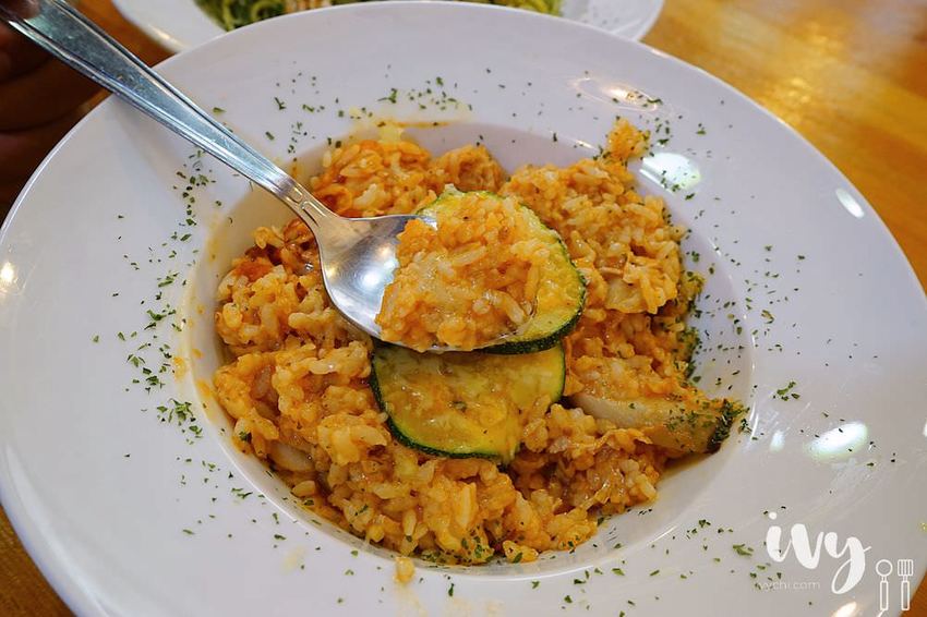 麥意斯咖啡蔬食|台中西屯充滿異國風采的素食咖啡餐廳,嚴選新鮮食材和自家烘培咖啡,餐點口感豐富,咖啡香甜滑順很值得一試!