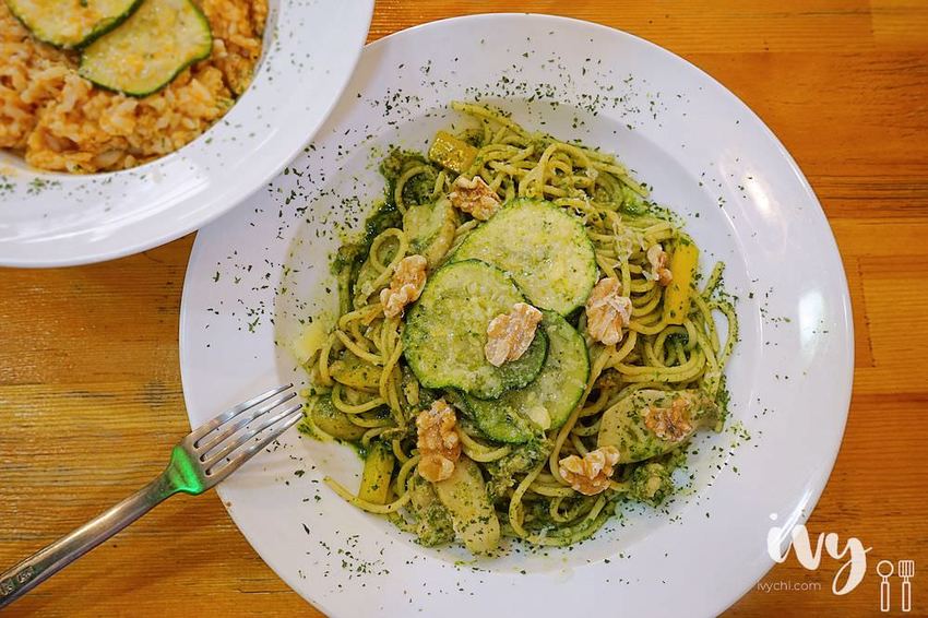 麥意斯咖啡蔬食|台中西屯充滿異國風采的素食咖啡餐廳,嚴選新鮮食材和自家烘培咖啡,餐點口感豐富,咖啡香甜滑順很值得一試!