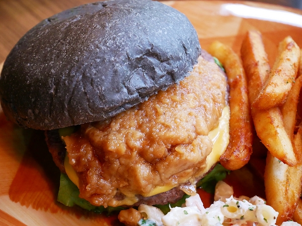 Couch Potato Brunch 沙發馬鈴薯早午餐：Couch Potato Brunch 沙發馬鈴薯早午餐-台中公園附近新開幕早午餐  餐點夠水準  闆娘好美好好聊  環境超適合放鬆  我要當顆躺在沙發的馬鈴薯