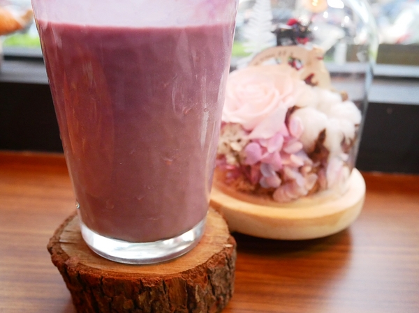 Couch Potato Brunch 沙發馬鈴薯早午餐：Couch Potato Brunch 沙發馬鈴薯早午餐-台中公園附近新開幕早午餐  餐點夠水準  闆娘好美好好聊  環境超適合放鬆  我要當顆躺在沙發的馬鈴薯