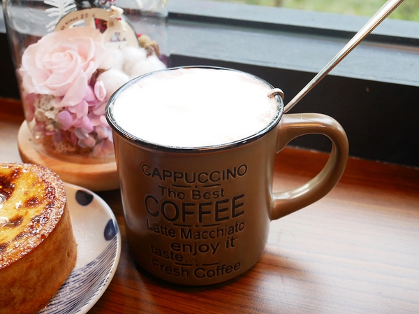 Couch Potato Brunch 沙發馬鈴薯早午餐：Couch Potato Brunch 沙發馬鈴薯早午餐-台中公園附近新開幕早午餐  餐點夠水準  闆娘好美好好聊  環境超適合放鬆  我要當顆躺在沙發的馬鈴薯