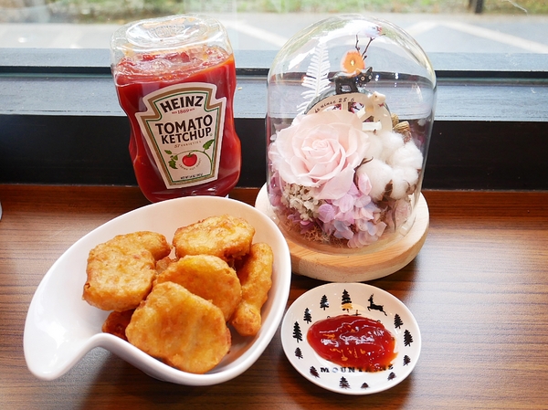 Couch Potato Brunch 沙發馬鈴薯早午餐：Couch Potato Brunch 沙發馬鈴薯早午餐-台中公園附近新開幕早午餐  餐點夠水準  闆娘好美好好聊  環境超適合放鬆  我要當顆躺在沙發的馬鈴薯