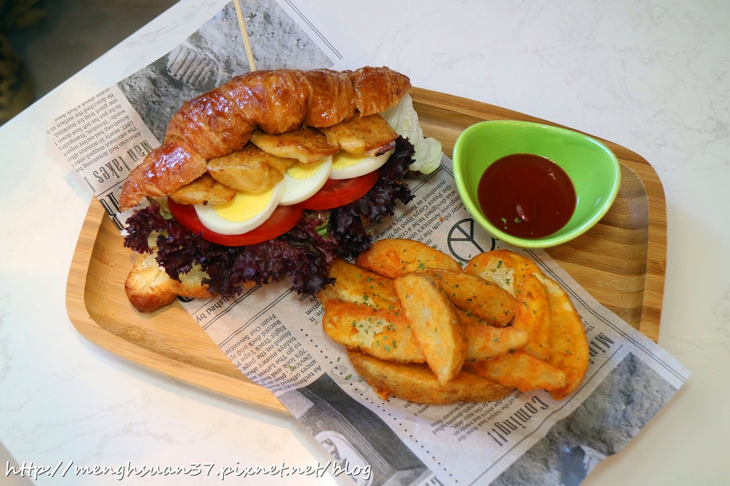 20180524_180524_0042 20180524_180524_0042