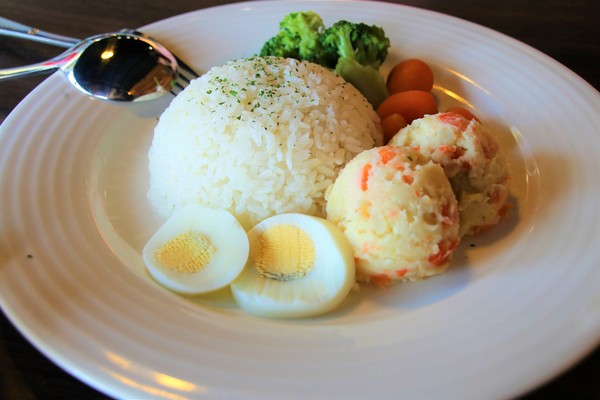 7號驛站:【桃園大溪景點】7號驛站~鵝黃色餐廳大片落地窗用餐氣氛佳 木工藝品欣賞 慈湖賞梅花落羽松中繼站 7號驛站:【桃園大溪景點】7號驛站~鵝黃色餐廳大片落地窗用餐氣氛佳 木工藝品欣賞 慈湖賞梅花落羽松中繼站