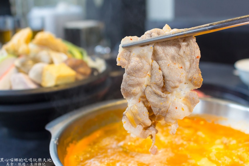 高雄左營︱情人節,找個高雅精緻火鍋店,在陽光包圍之中暖暖度過吧!【九勺涮涮鍋】