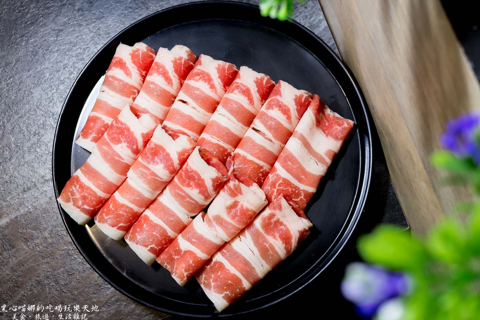 高雄左營︱九勺涮涮鍋　新開幕！！在清爽的環境裡吃鍋物，夏天裡不用再揮汗的高雅享受！