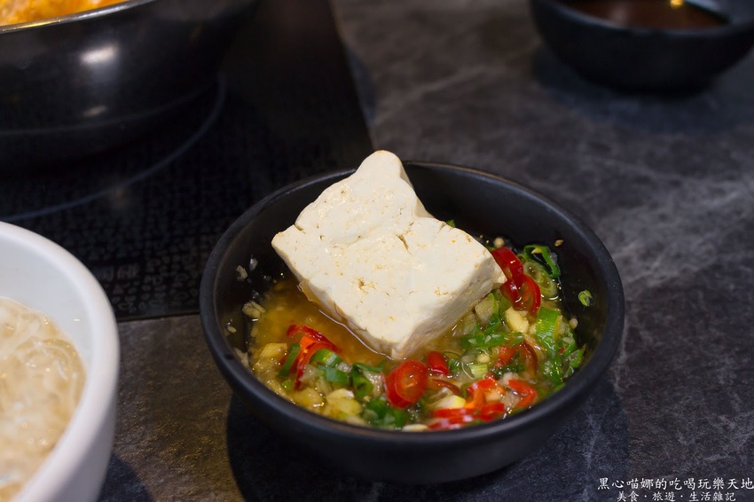 高雄左營︱情人節,找個高雅精緻火鍋店,在陽光包圍之中暖暖度過吧!【九勺涮涮鍋】