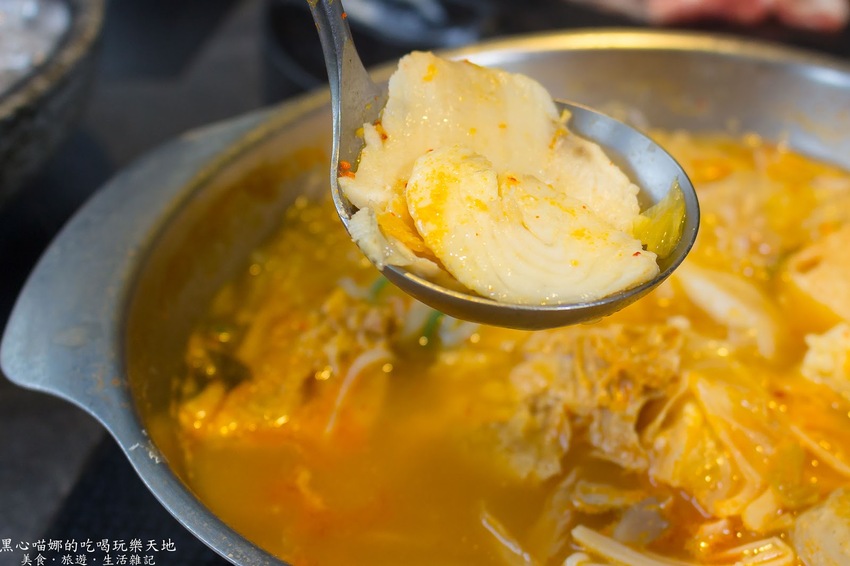 高雄左營︱情人節,找個高雅精緻火鍋店,在陽光包圍之中暖暖度過吧!【九勺涮涮鍋】