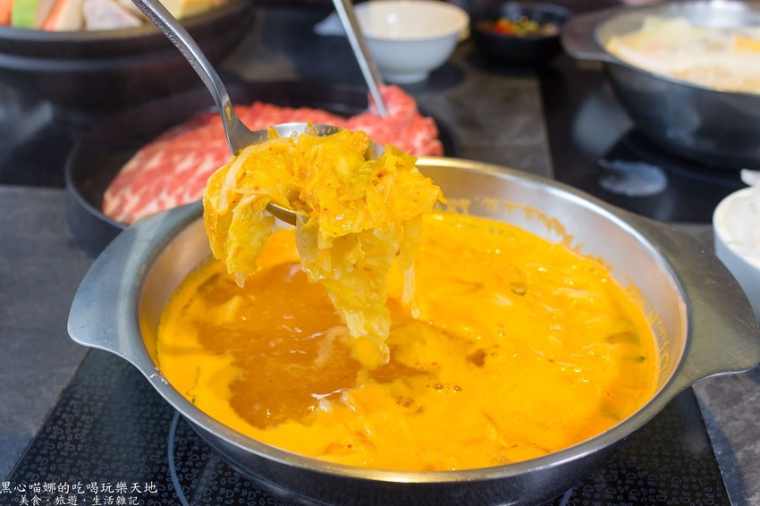 高雄左營︱情人節,找個高雅精緻火鍋店,在陽光包圍之中暖暖度過吧!【九勺涮涮鍋】