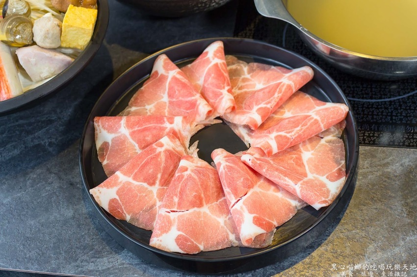 高雄左營︱情人節,找個高雅精緻火鍋店,在陽光包圍之中暖暖度過吧!【九勺涮涮鍋】