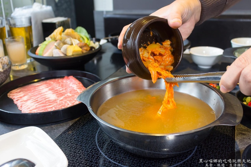 高雄左營︱情人節,找個高雅精緻火鍋店,在陽光包圍之中暖暖度過吧!【九勺涮涮鍋】