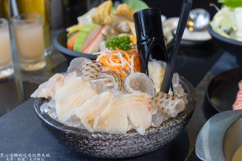 高雄左營︱情人節,找個高雅精緻火鍋店,在陽光包圍之中暖暖度過吧!【九勺涮涮鍋】