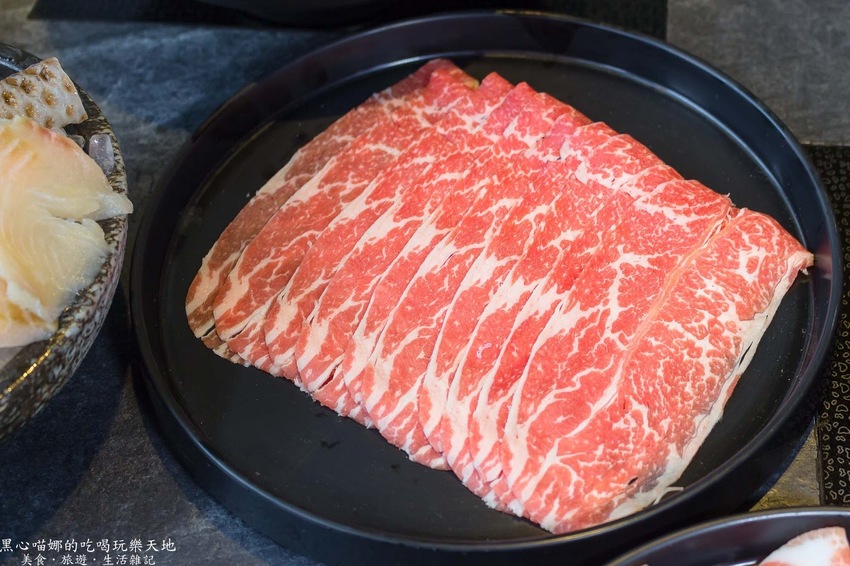 高雄左營︱情人節,找個高雅精緻火鍋店,在陽光包圍之中暖暖度過吧!【九勺涮涮鍋】