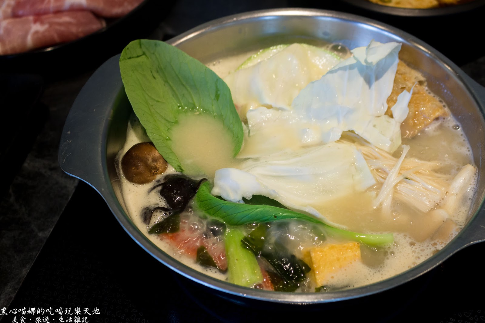 高雄左營︱九勺涮涮鍋　新開幕！！在清爽的環境裡吃鍋物，夏天裡不用再揮汗的高雅享受！