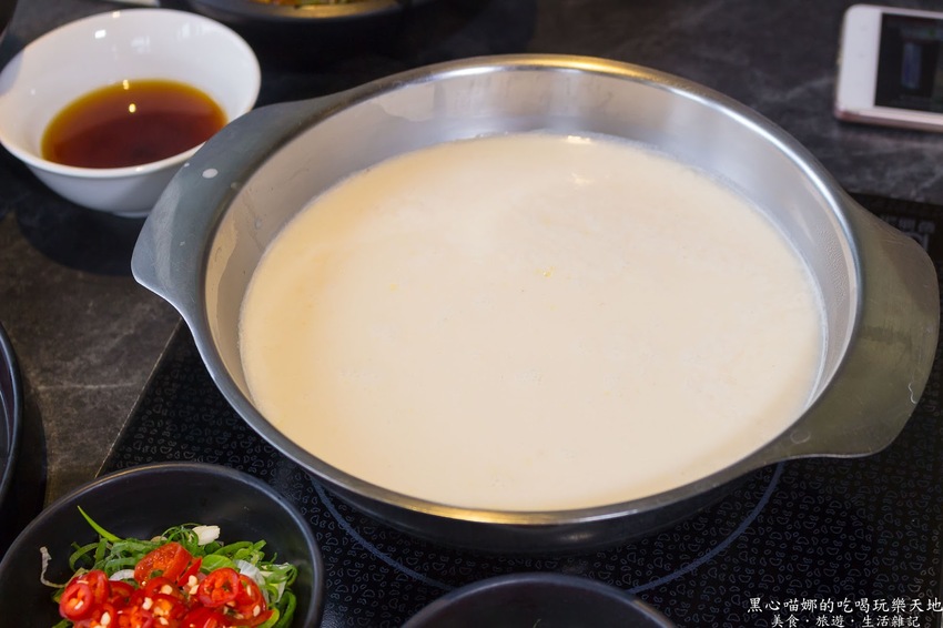 高雄左營︱情人節,找個高雅精緻火鍋店,在陽光包圍之中暖暖度過吧!【九勺涮涮鍋】